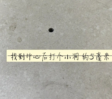 定海瓷砖空鼓维修公司专业解答在瓷砖铺贴过程中，如果砂料搅拌不均匀，将会带来以下问题